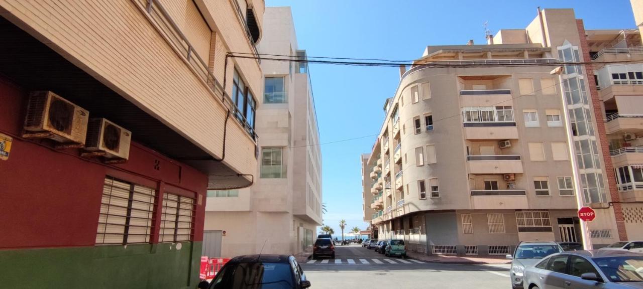 Cozy Studio Apartment Near The Beach Torrevieja Ngoại thất bức ảnh